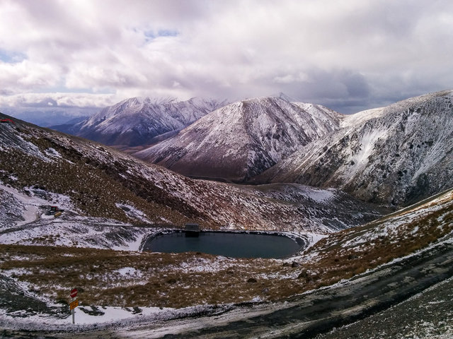 Gravel road to Porters ski field