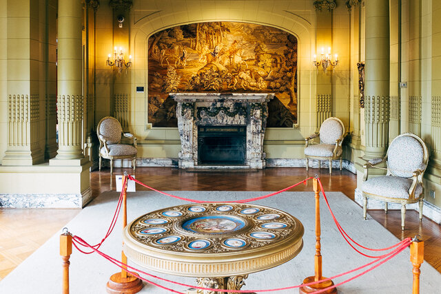Inside Baburizza Palace